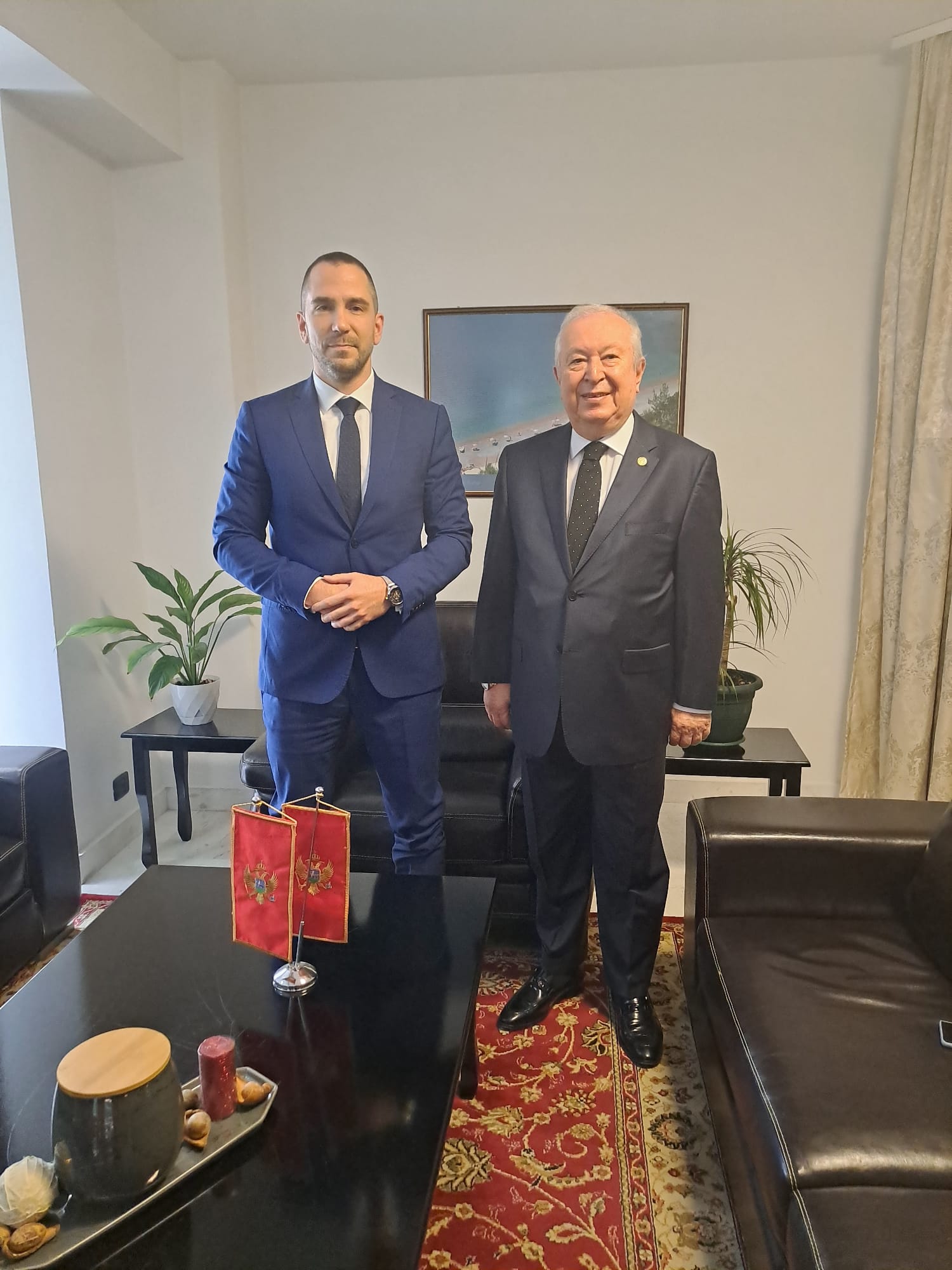 Dr. Akkan Suver, Tiran'da Karadağ Maslahatgüzarını ziyaret etti.