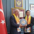 Dünya Sevgi ve Barış Federasyonu Başkanı Dr. Hong, Dr. Suver’i ziyaret etti