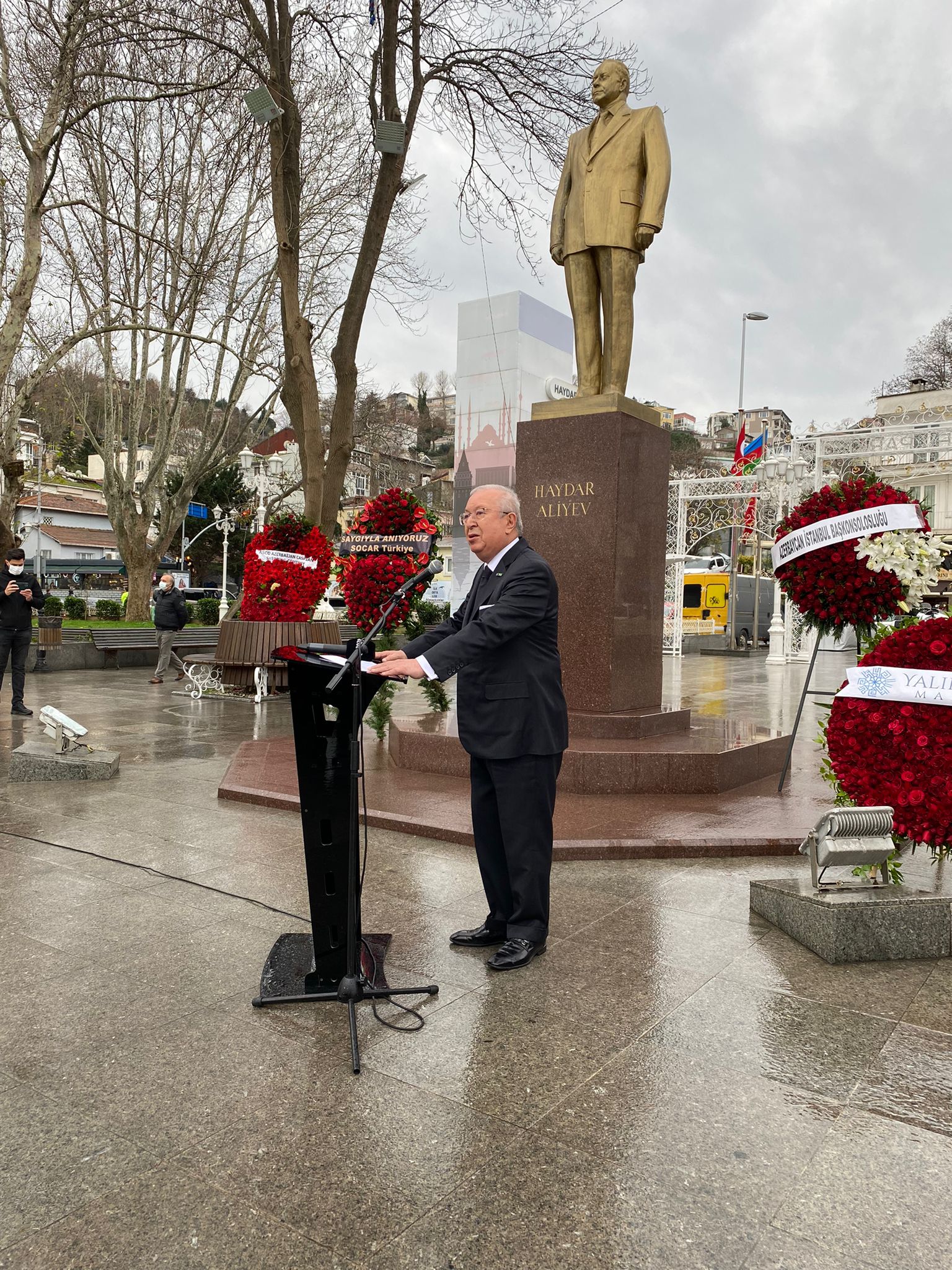 Haydar Aliyev ebediyete intikalinin 18. yılında İstanbul'da anıldı