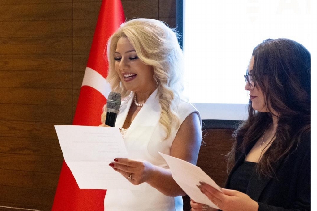 Ece Şahin BEECE Akademiyi açtı