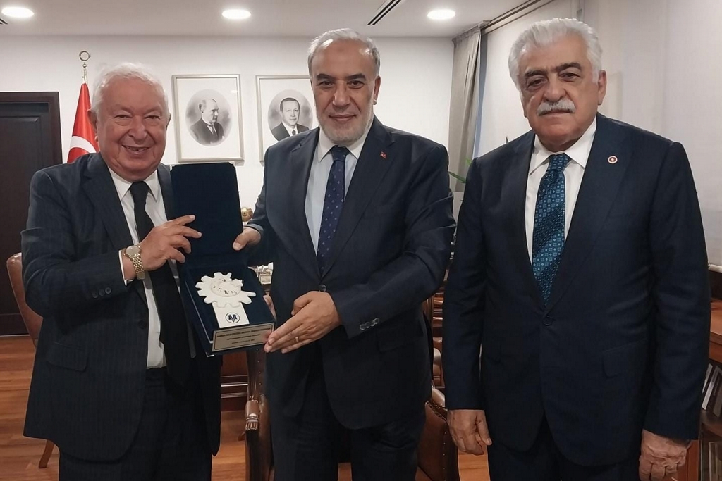 Dışişleri Bakan Yardımcısı Büyükelçi Musa Kulaklıkaya Marmara Grubu Vakfı'nı kabul etti.