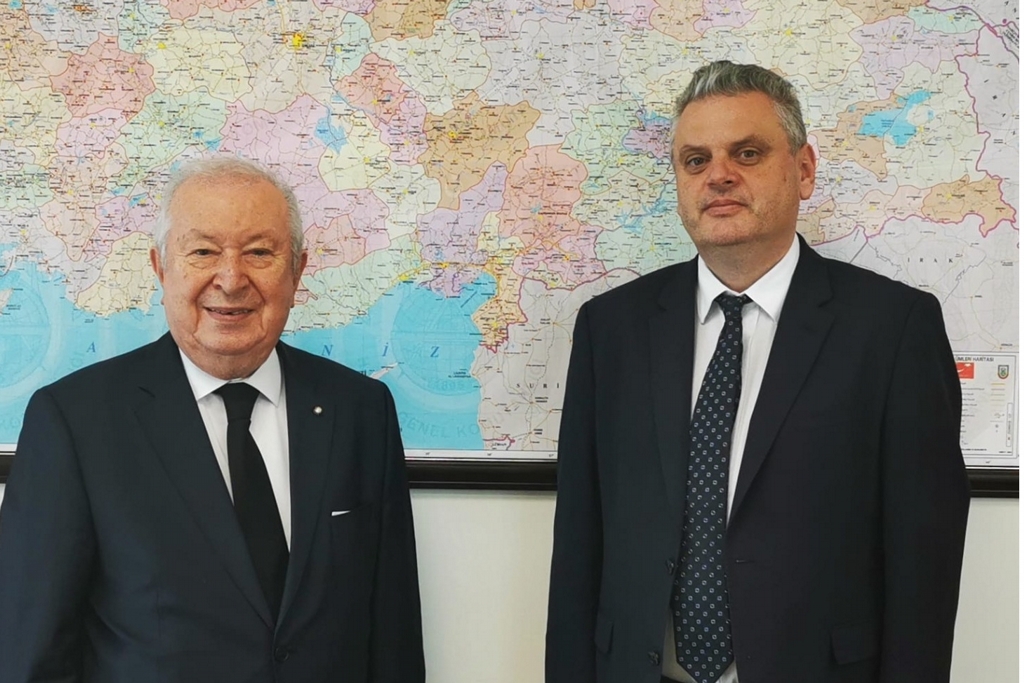 Moldova Ankara Büyükelçisi Dr.Oleg Serebrian Dr.Akkan Suver i kabul etti