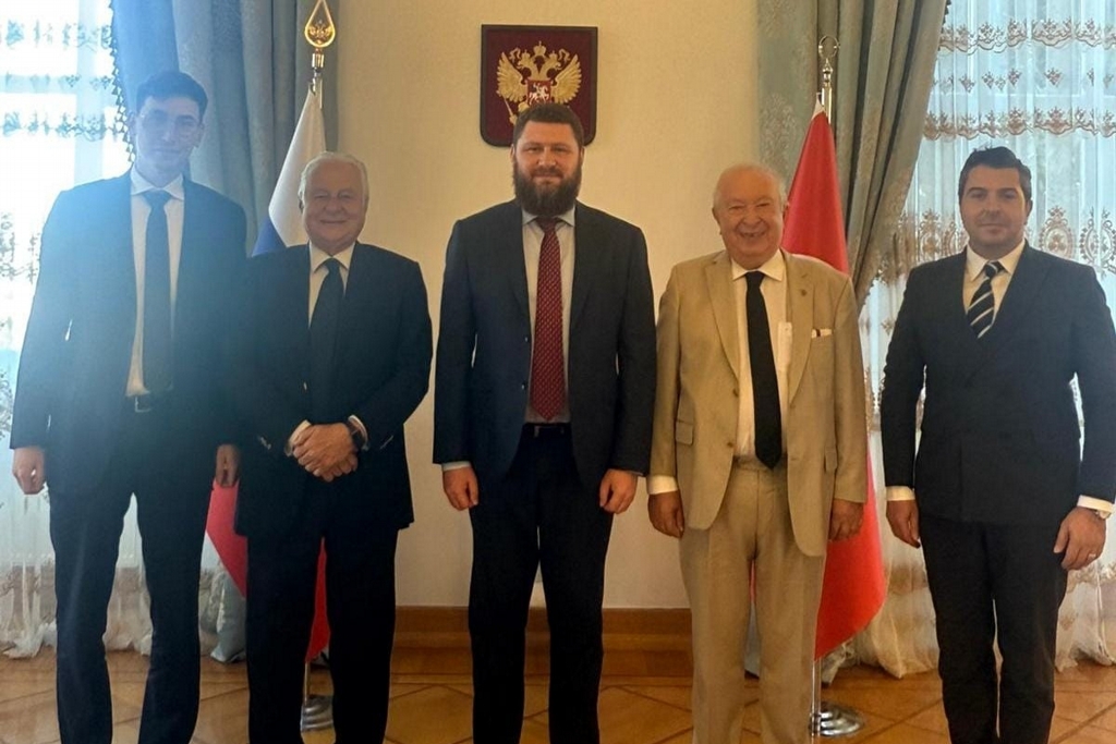 Rusya Federasyonu İstanbul Başkonsolosu Alexander Kalachev Marmara Grubu Vakfı'nı kabul etti