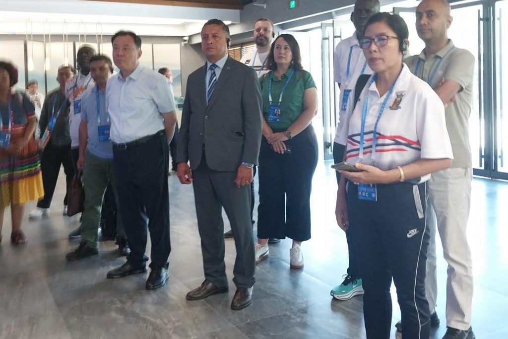 Marmara Grubu Vakfı Genel Sekreteri Sezgin Bilgiç Çin Komünist Partisi'nin Tai'an Bölgesi Genel Sekreteri Zhang Ying ile Tai'an Kalkınma Alanını ziyaret etti