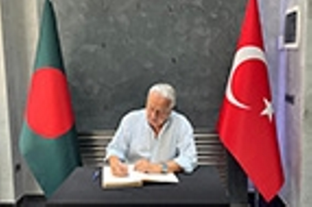 Bangladeşte düşen uçak ile ilgili Taziye Ziyareti