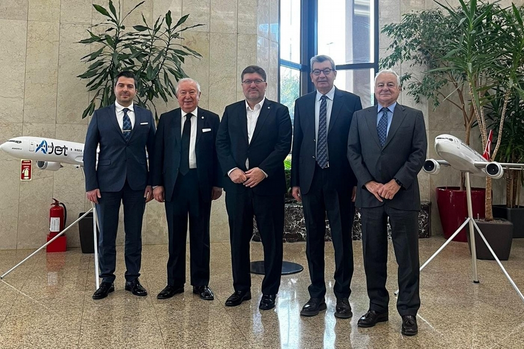 Marmara Grubu Vakfı THYnı ziyaret etti
