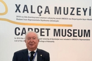 Dr. Akkan Suver, Azerbaycan Milli Halı Müzesi'ni ziyaret etti