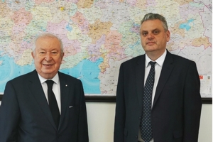 Moldova Ankara Büyükelçisi Dr.Oleg Serebrian Dr.Akkan Suver i kabul etti