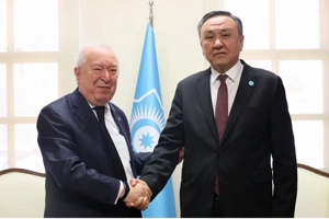 Büyükelçi Ömüraliyev, Dr. Suver’i kabul etti