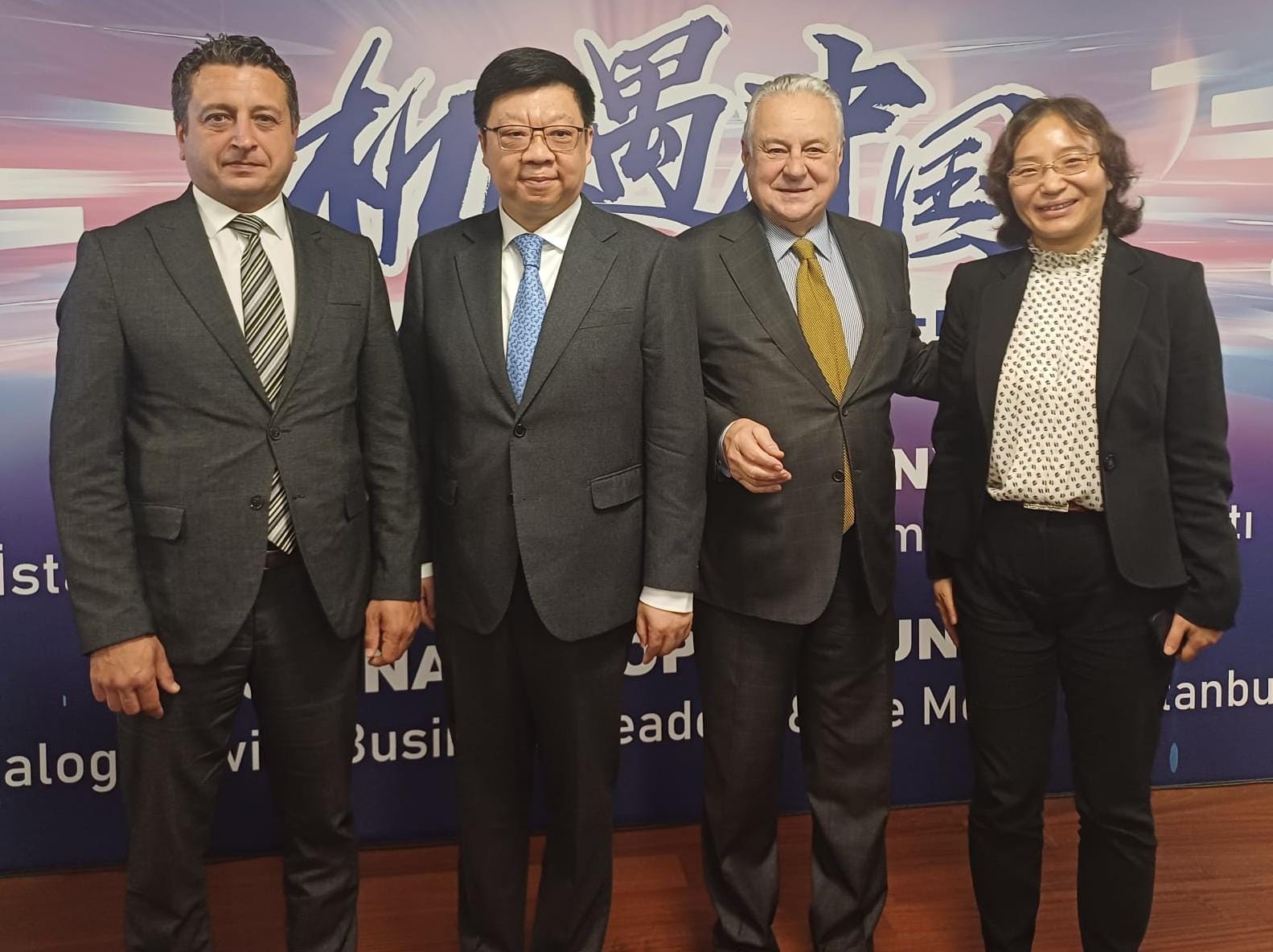 Çin Başkonsolosunun İstanbul İşinsanları ve Medya Toplantısına Marmara Grubu Vakfı katıldı Çin Başkonsolosunun İstanbul İşinsanları ve Medya Topla