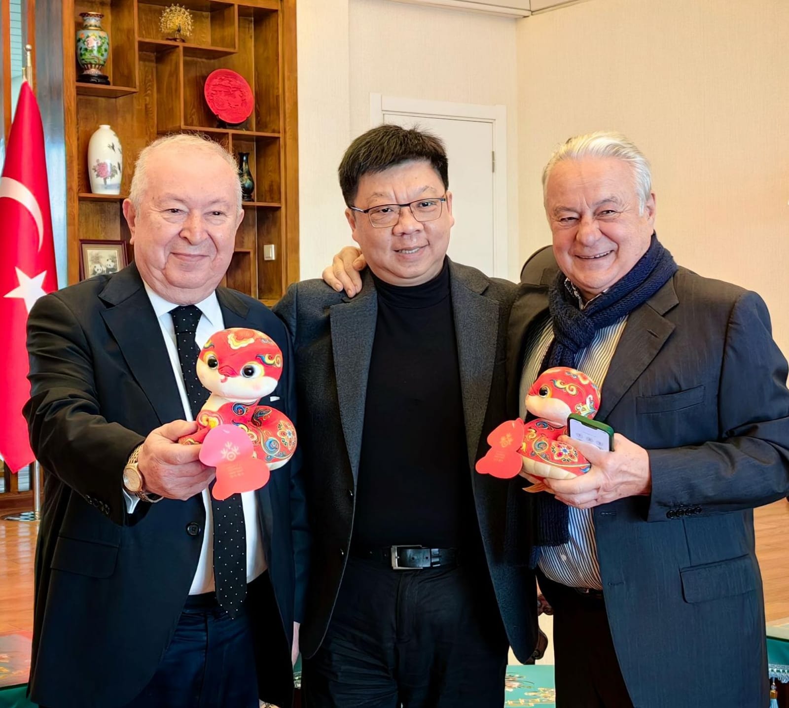Çin Halk Cumhuriyeti İstanbul Başkonsolosuna ziyaret Çin Halk Cumhuriyeti İstanbul Başkonsolosuna ziyaret
