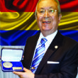 Dr. Akkan Suver Romanya Başbakanından Barış Ödülü aldı