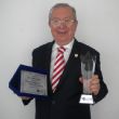 Dr. Akkan Suvere Balcanii şi Europa Dergisi 2011 yılı “Yılın Adamı” Ödülü verdi.
