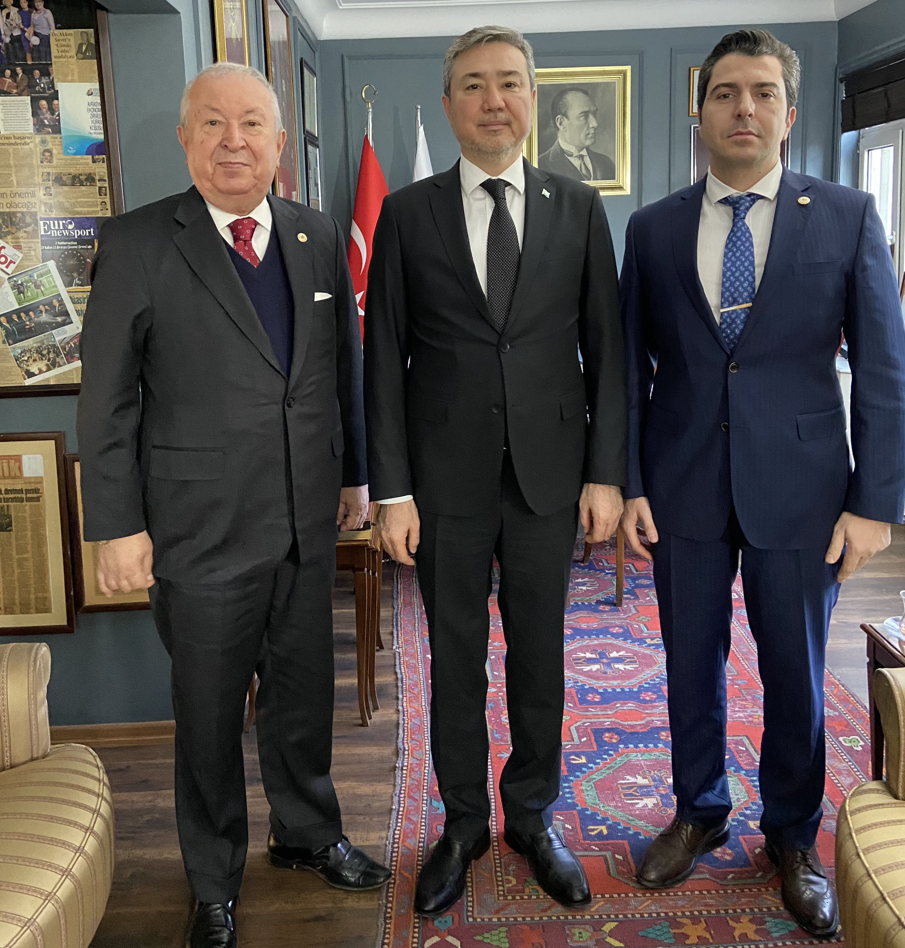 Kazakistan Büyükelçisi Marmara Grubu Vakfını Ziyaret et
