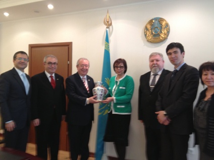Marmara Grubu Vakfı Kazakistan Sağlık Bakanı ile görüşt