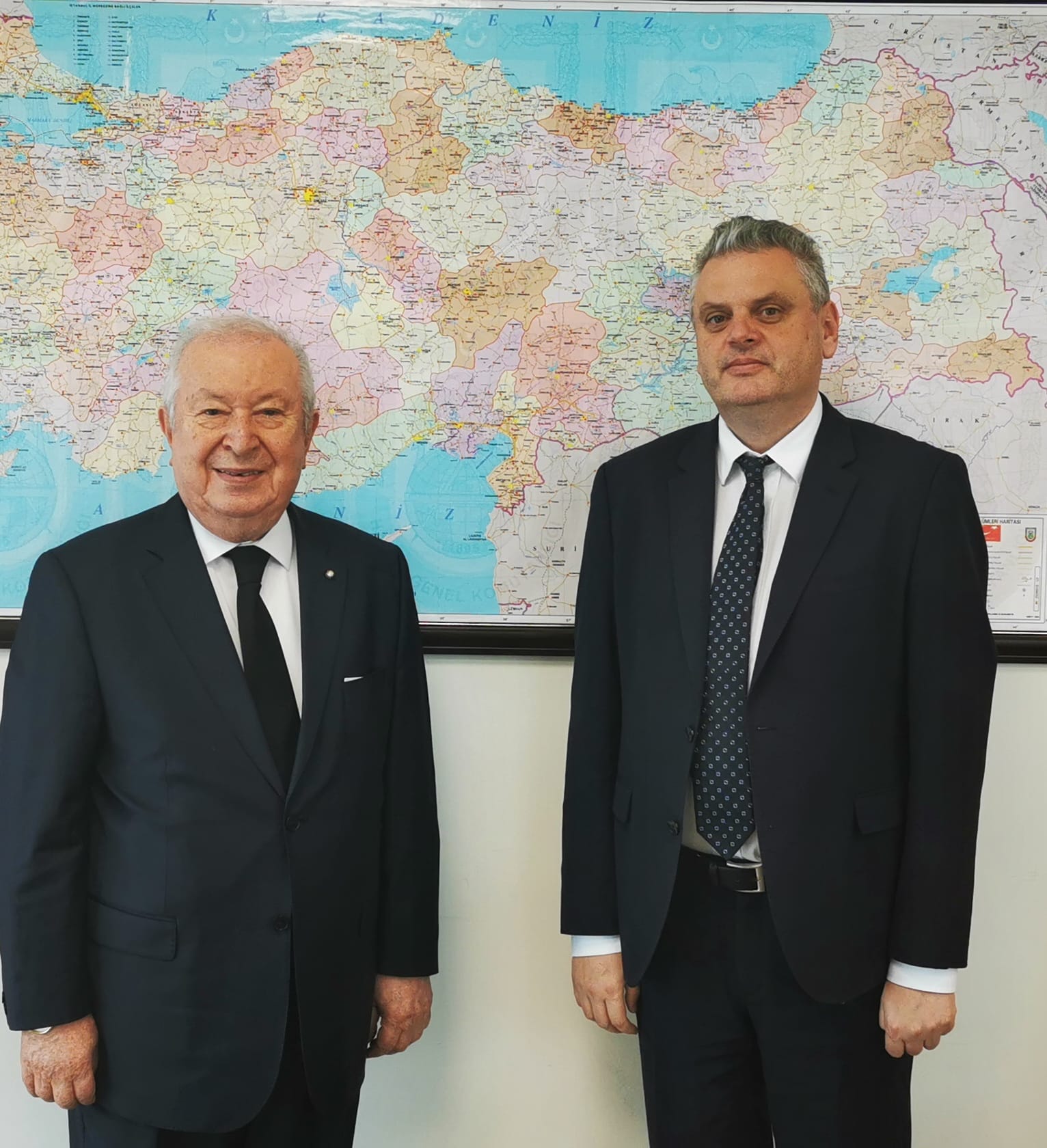 Moldova Ankara Büyükelçisi Dr.Oleg Serebrian Dr.Akkan Suver i kabul etti Moldova Ankara Büyükelçisi Dr.Oleg Serebrian Dr.Akkan S