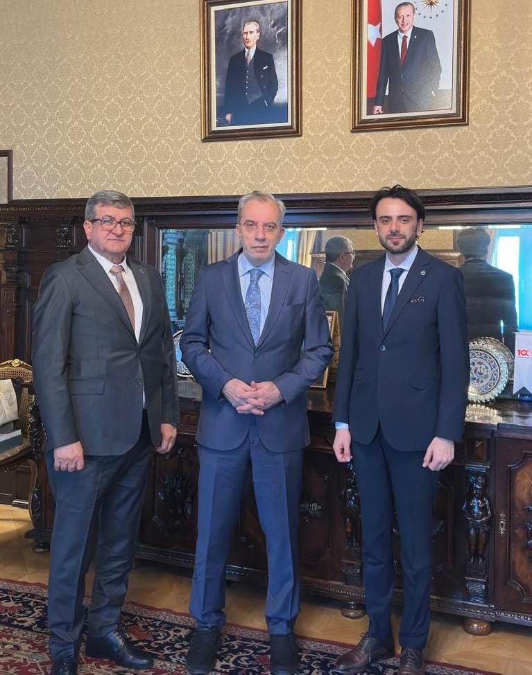 Viyana Büyükelçimiz Gürsel Dönmez’e Ziyaret Viyana Büyükelçimiz Gürsel Dönmez’e Ziyaret